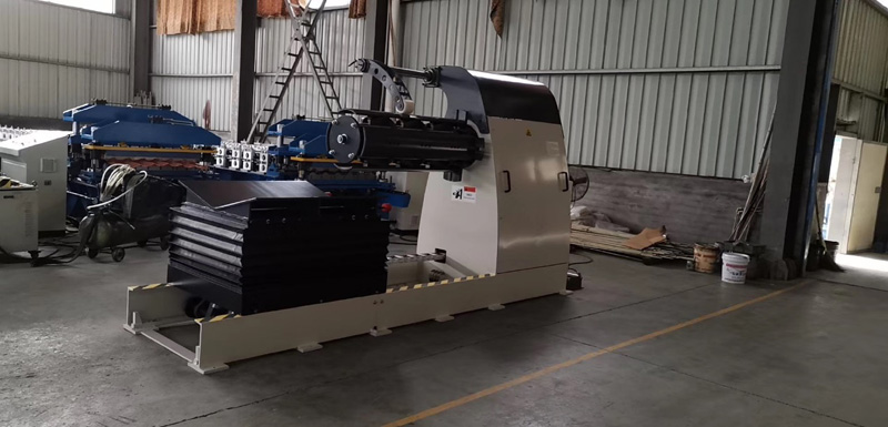 What is a Roll Forming Machine? What Are the Advantages?