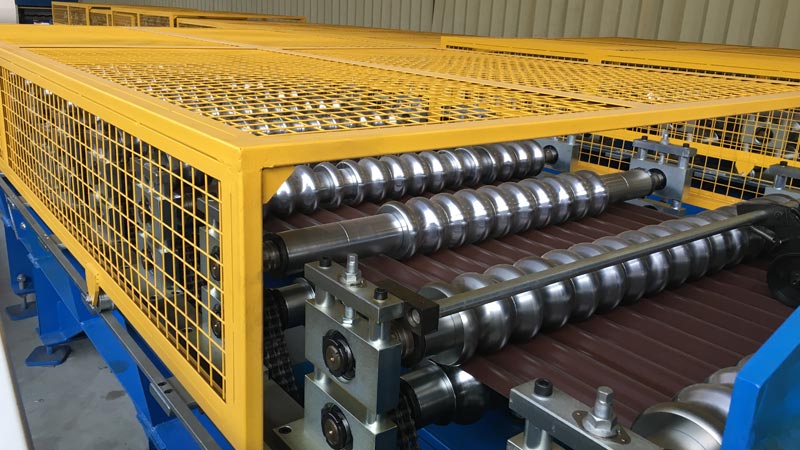 Roofing Corrugated Sheet Roll Forming Machine