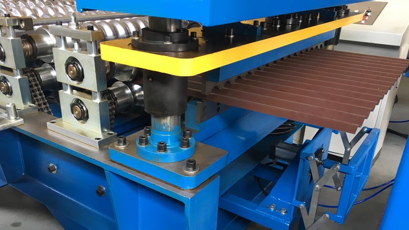 Roofing Corrugated Sheet Roll Forming Machine