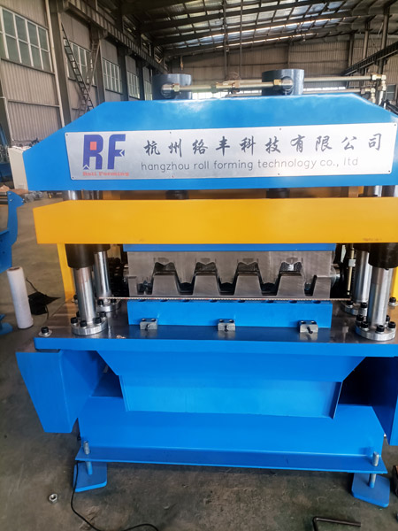 RFT-152-76-FLOOR-DECK-ROLL-FORMING-MACHINE-3.jpg